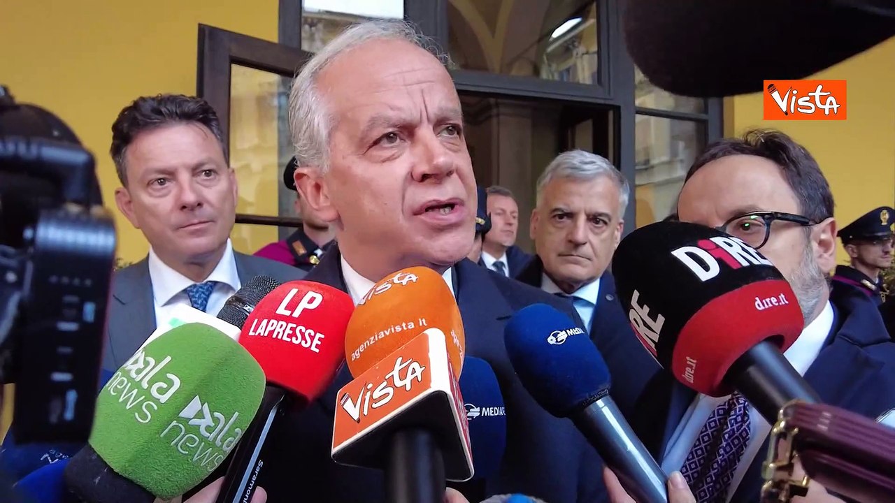 Piantedosi a Milano: Integrazione non passa solo attraverso il rilascio del permesso di soggiorno