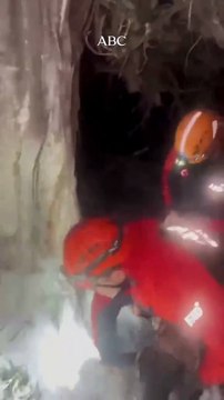 pareja de ancianos rescatados de la nieve