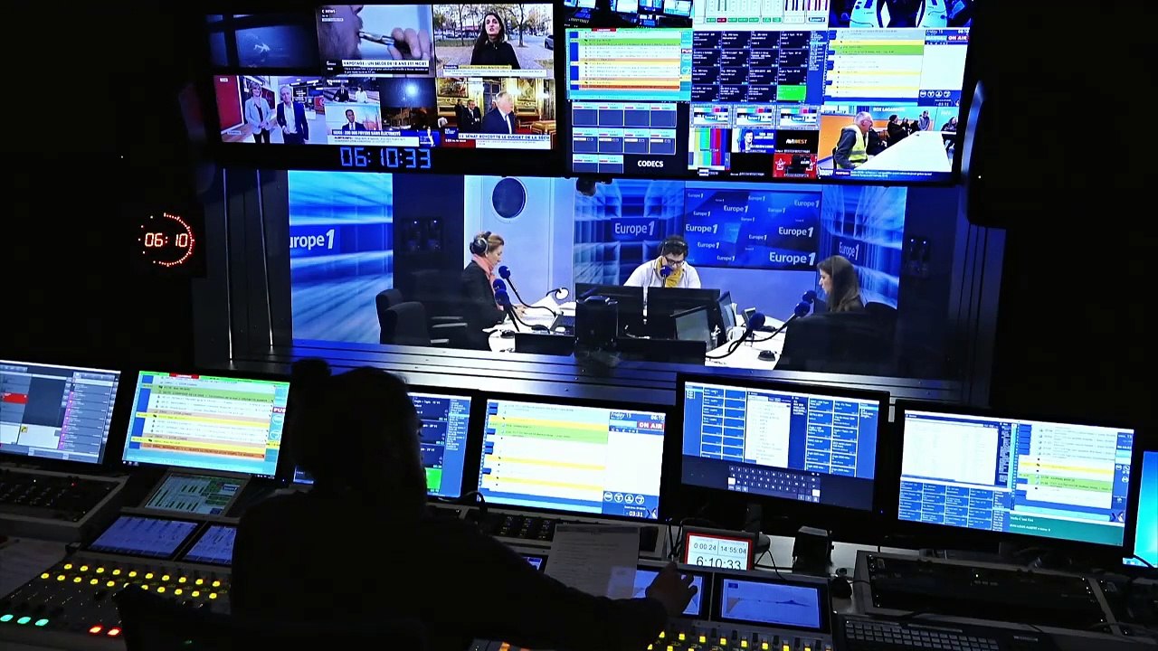 "On est consternés de voir la mairie, une partie de l'histoire d'Annecy, partir en fumée", témoigne le maire, Jean-Luc Rigaut