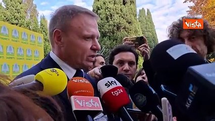 Lollobrigida: "Gli agricoltori sono i primi custodi del territorio"