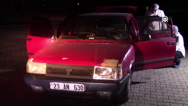 Narin'in cansız bedenini taşıyan Nevzat Bahtiyar'ın aracında delil toplama görüntüsü dava dosyasında