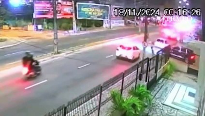 Perdió la vida por tomarse una selfie tras caer de un auto en movimiento, fue atropellada por otro motorizado