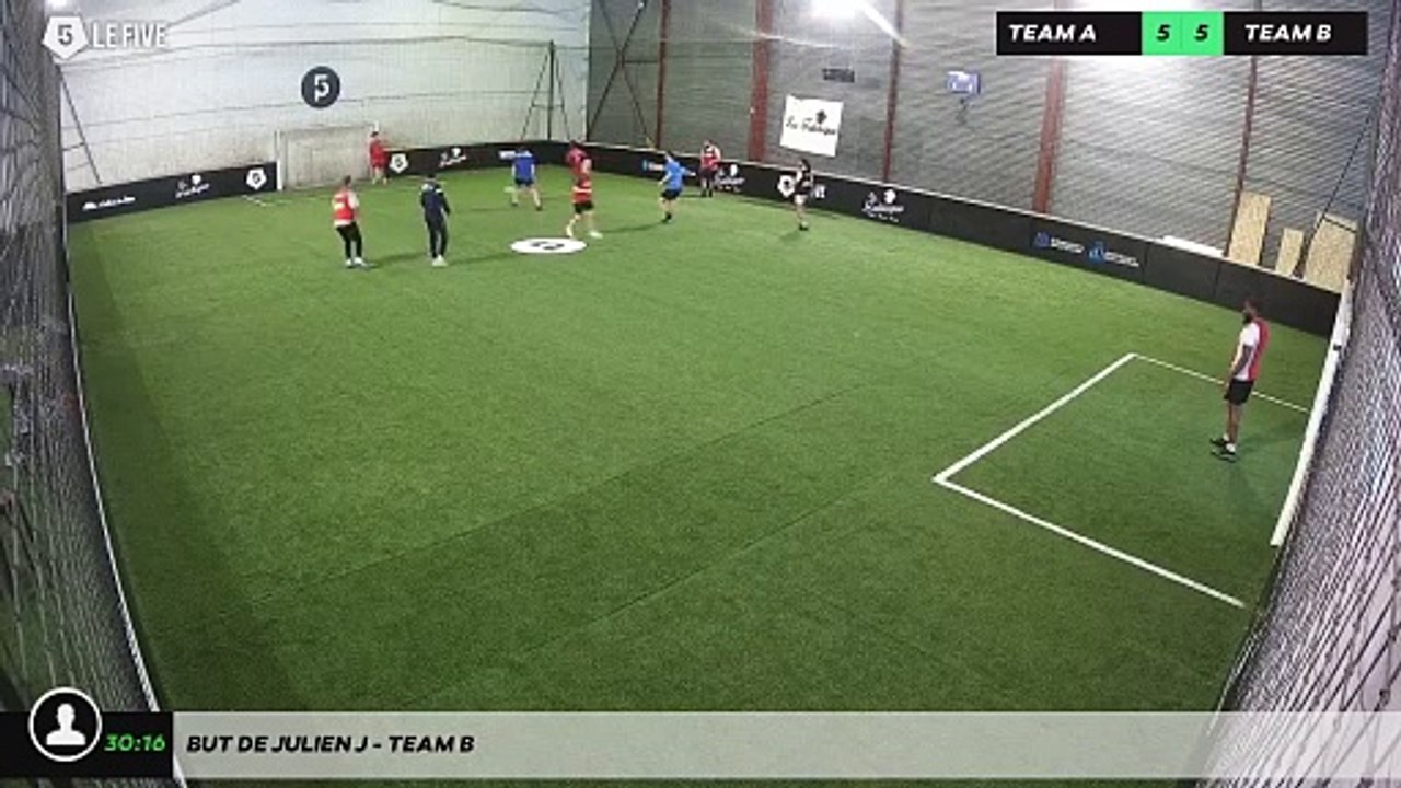 But de Julien J - Team B