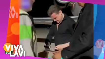 Luis Miguel le regala autógrafo a fan en el aeropuerto de Tampico