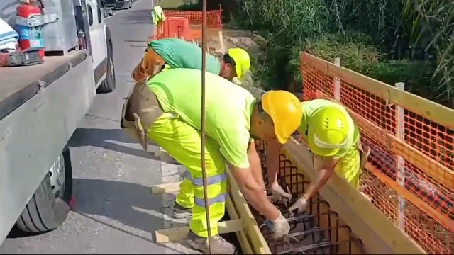 Crotone, proseguono gli interventi di manutenzione lungo la SS106 'Jonica'