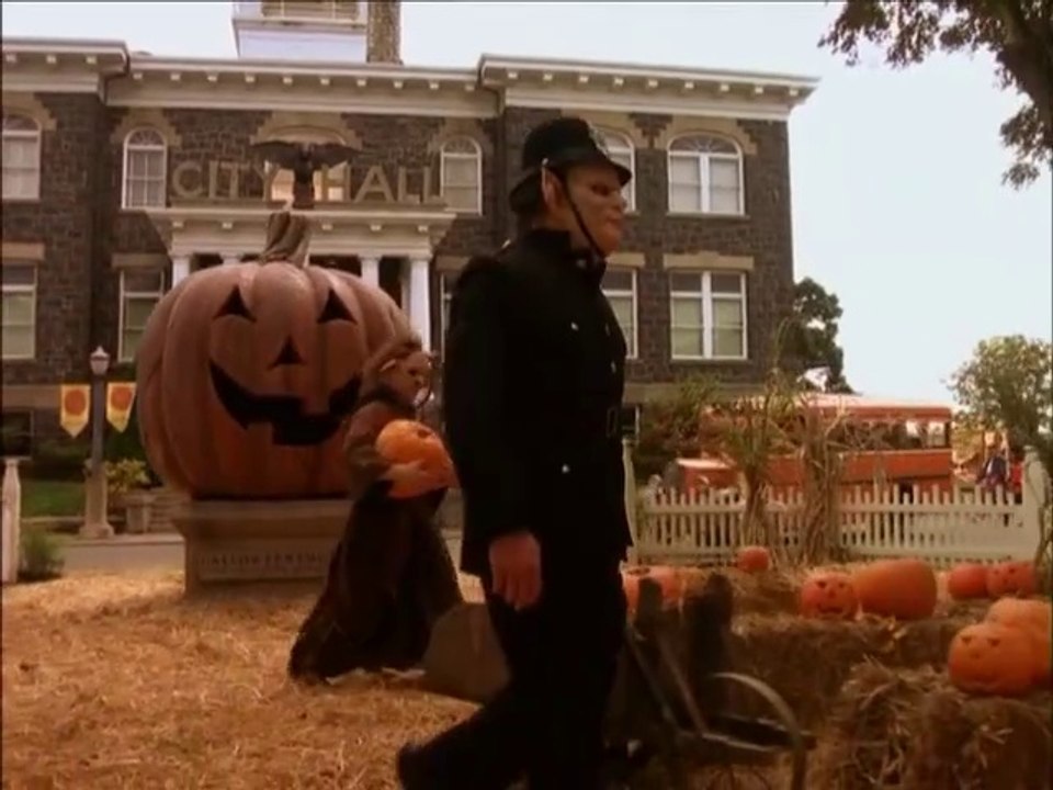 Halloweentown (1998) 480p Multi Audio Jio WEB-DL ESub