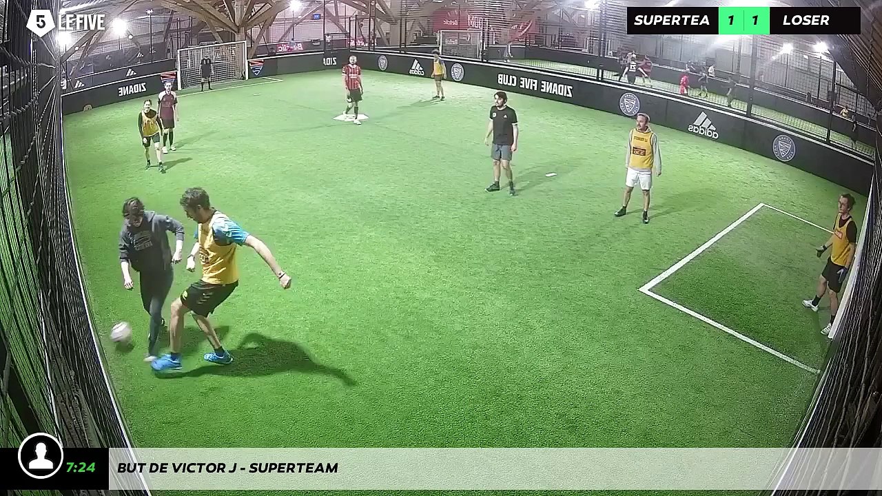 But de Victor J - superteam