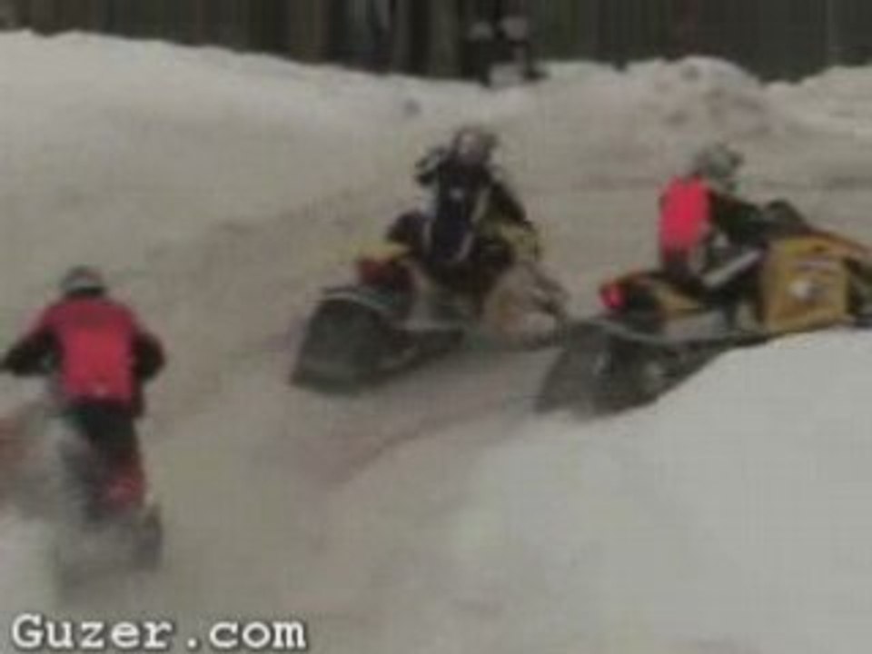 Regis en moto neige