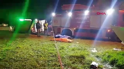 Karasu'da 2 otomobil çarpıştı; karı- koca öldü