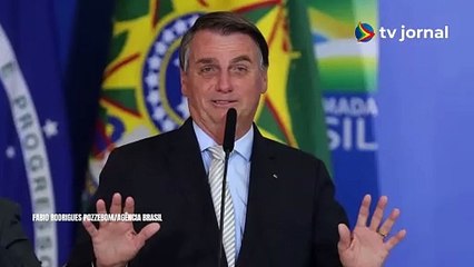Bolsonaro fala sobre perseguição e refúgio em embaixada