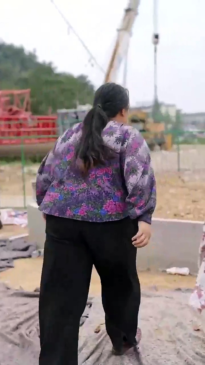 Marrying the Crown Prince's Wife: The Girl from the Countryside