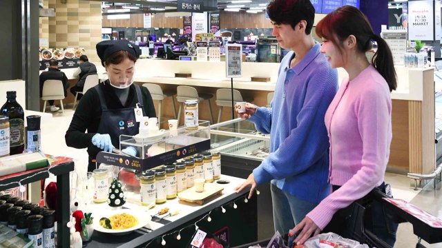 [기업] 홈플러스, '고객 경험 강화' 식품 전문 매장 선보여 / YTN