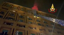 Napoli, incendio in un B&B in Piazza Municipio: muore una ragazza (29.11.24)