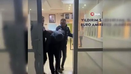 22 yıl hapis cezası bulunan şüpheli maç izlerken yakalandı