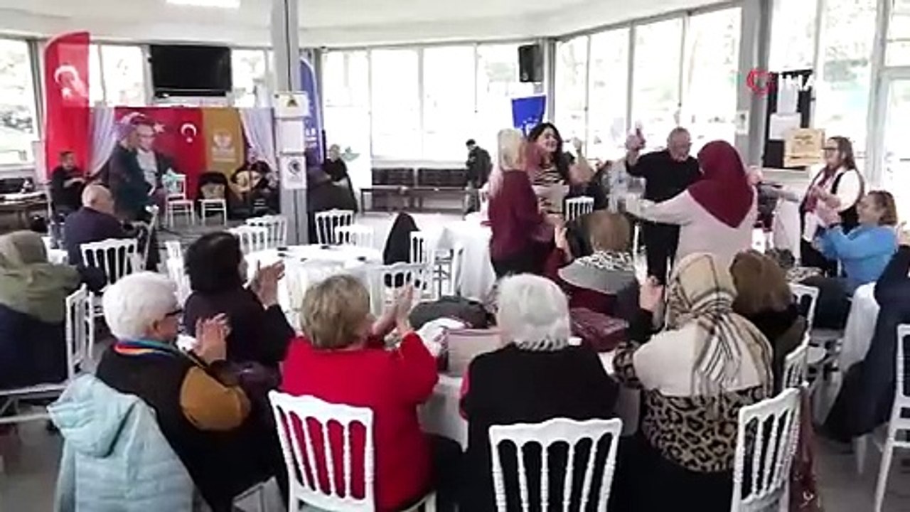 Türk Sanat Müziği Korosu, huzurevi sakinleri için söyledi