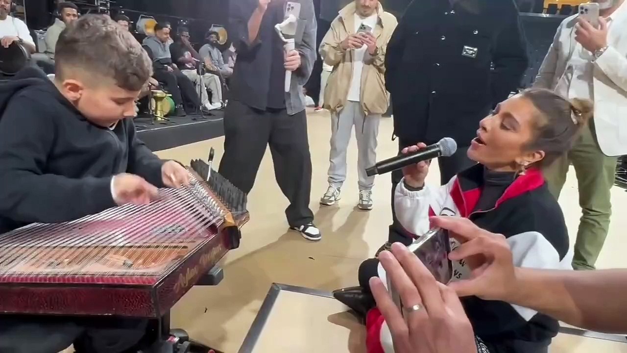 غنت برفقة طفل: فيديو التحضير لحفل أصالة يحصد تفاعلًا واسعًا