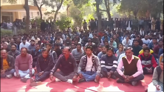 VIDEO: विद्युत विभाग के निजीकरण व ठेका प्रथा के विरोध में धरना-प्रदर्शन