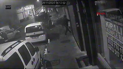 İçinde 110 bin dolar olan kasayı çaldılar