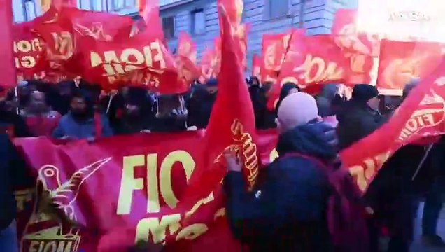 Sciopero generale, oltre cinquemila a Genova in corteo