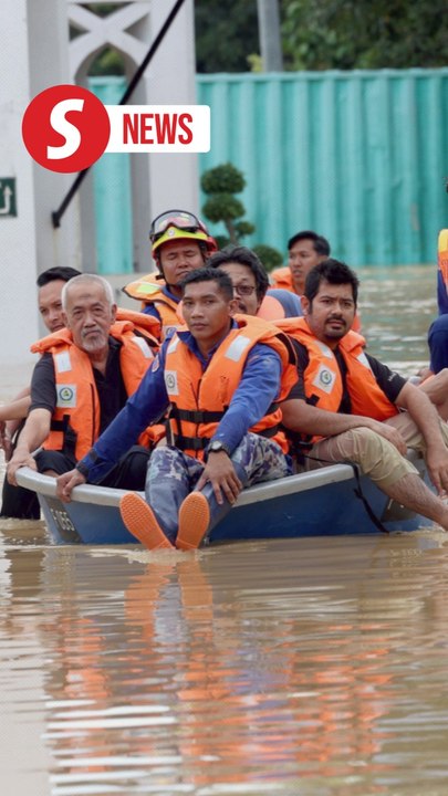 Heavy rain in Klang, Sepang causes floods, 311 victims moved to evacuation centres