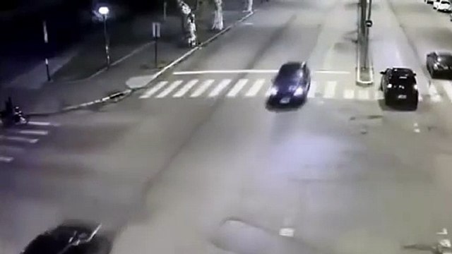 Video: Entre aplausos quedó libre el policía que disparó contra dos ‘motoladrones’