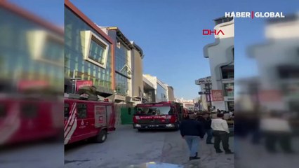 İstanbul'da 4 katlı binada çökme: Mahsur kalanlar var
