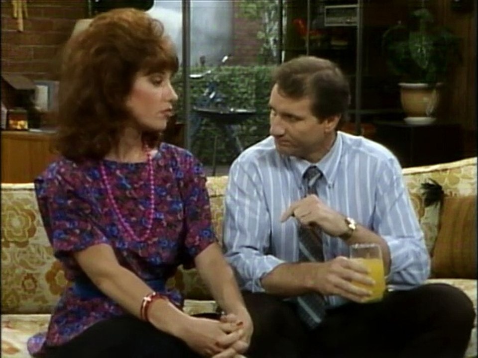 Married… with Children S01 - 28 - why embellish...