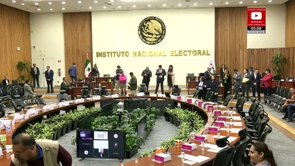 SAT solicita información de consejeros del INE para cobrar multa de 54 mil 285 pesos