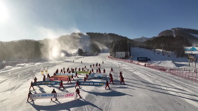 강원 지역 스키장 오늘부터 잇따라 개장 / YTN