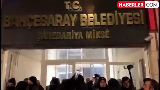 Van'ın Bahçesaray İlçesinde Belediye Başkanı Görevden Uzaklaştırıldı