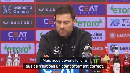 Leverkusen - Alonso réprimande Boniface pour avoir conduit en téléphonant