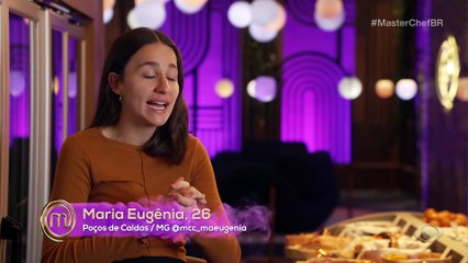 Maria Eugênia faz farinha voar da batedeira e recebe visita de Jacquin