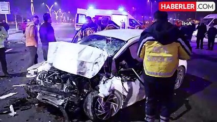 Aksaray'da Otomobil ile Otobüs Çarpıştı: 1 Ölü