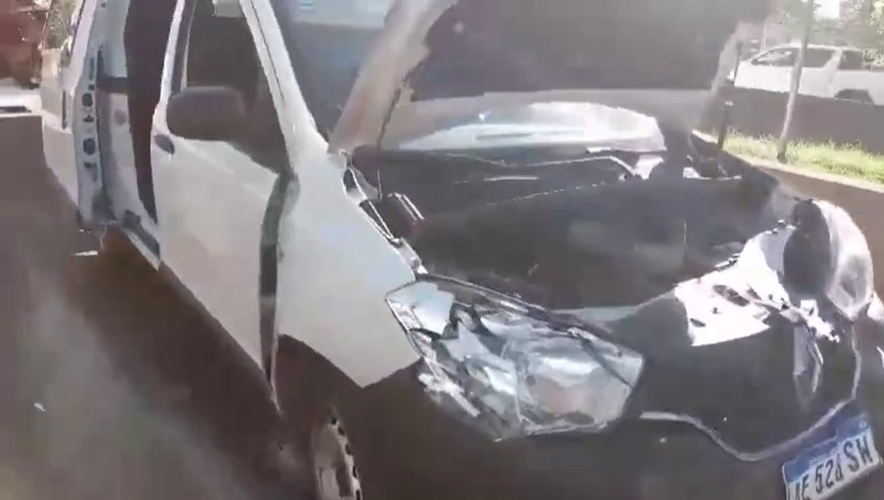 Choque múltiple en la Au. Dellepiane y Pola: un micro y 8 autos involucrados