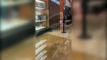 Forte chuva invade Shopping Estação, em Curitiba - parte 1