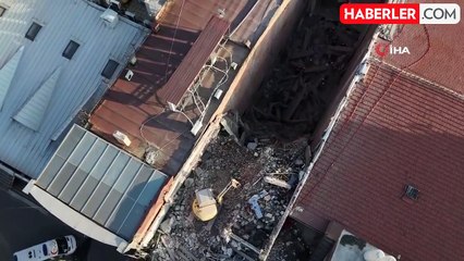 Güngören'de 3. katında çökme olan bina böyle görüntülendi