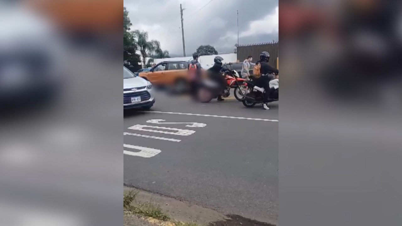 tn7-“Mae, por favor, móntenlo, por favor”: Homb...