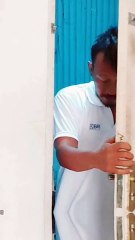 Smart cat is looking in the mirror