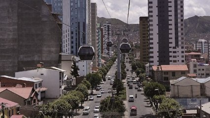 Un hundimiento preocupa a los vecinos de Miraflores