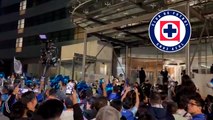 Afición de Cruz Azul sigue ilusionada a pesar de la goleada que les propinó Xolos; les llevan serenata