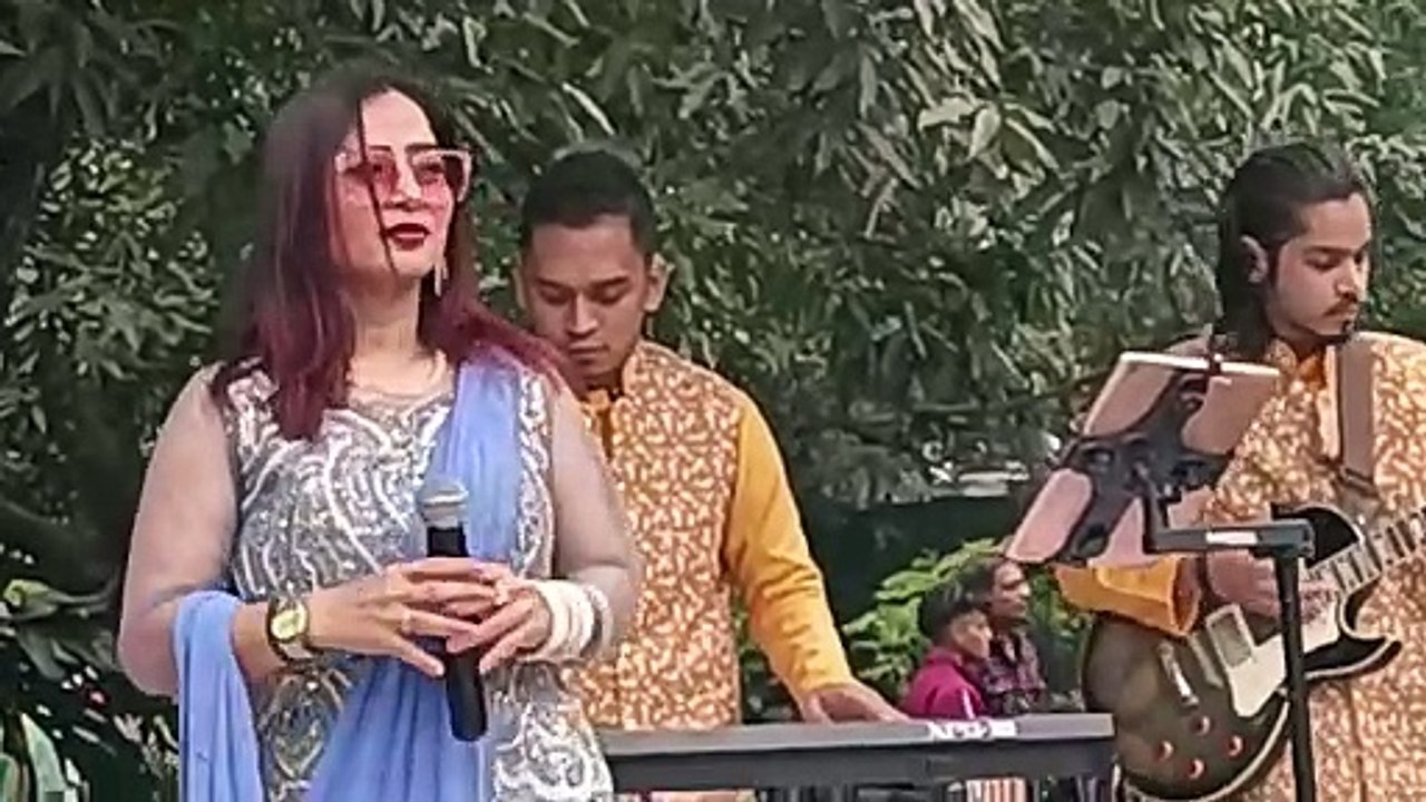 Best Folk Female Singer For Wedding - Folk female singer in Delhi - Folk Female Singer For Sangeet Function In Hindi