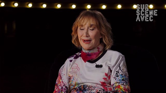 Marie-Anne Chazel se confie sur les secrets d'un couple qui dure dans Sur scène avec , format original de Webedia.