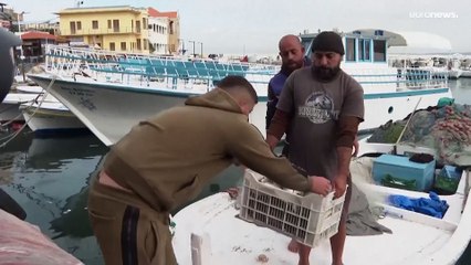 بعد حصار دام شهرين: الصيادون في صور يعودون للعمل وسط تهديدات إسرائيلية