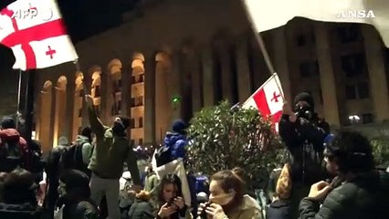 Georgia, la polizia respinge i manifestanti pro-Ue a Tbilisi