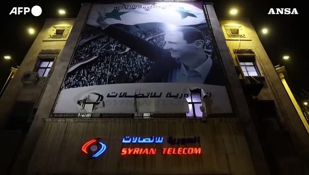 Siria, i ribelli jihadisti festeggiano la presa di Aleppo