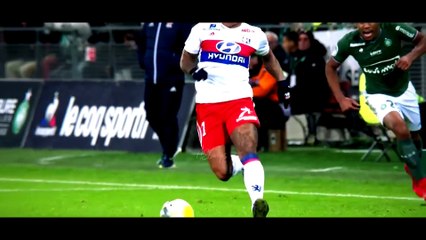 Memphis Depay Plays Football Like FIFA Street!