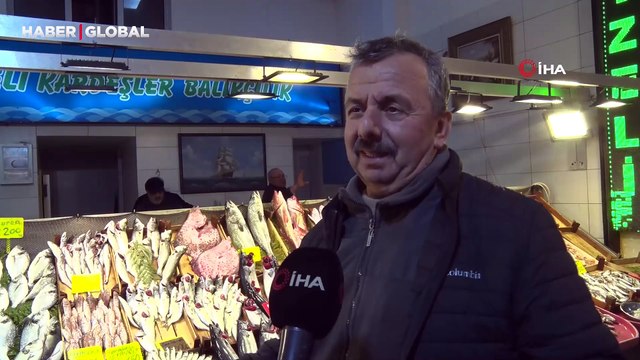 Palamut sezonu bitti: Çinekop ve hamsi tezgahları süsledi