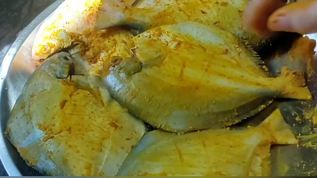 Pomfret Fish Curry Bengali Style _ Pomfret macher tel jhal in bengali _ pomfret curry recipe