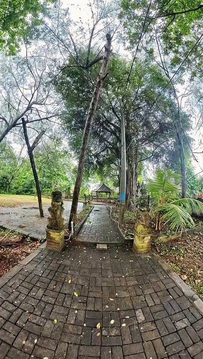 Monumen / Prasasti Upacara Atma Wedana Untuk Korban Kecelakaan Pesawat Pan American (Pan Am) Yang Terjadi Tanggal 22 April 1974 Di Bukit Tinga, Gerokgak, Buleleng, Bali...  Lokasi Monumen Di Kawasan Pura Campuhan Windhu Segara Padang Galak Denpasar Bali..