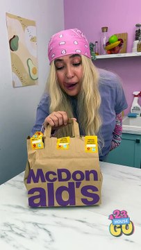 Attaque d'insectes sur un BURGER !!! 😱🍔 SAUVEZ LA NOURRITURE !